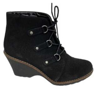 White Mountain Black Lace Up Boots with Timeless Design